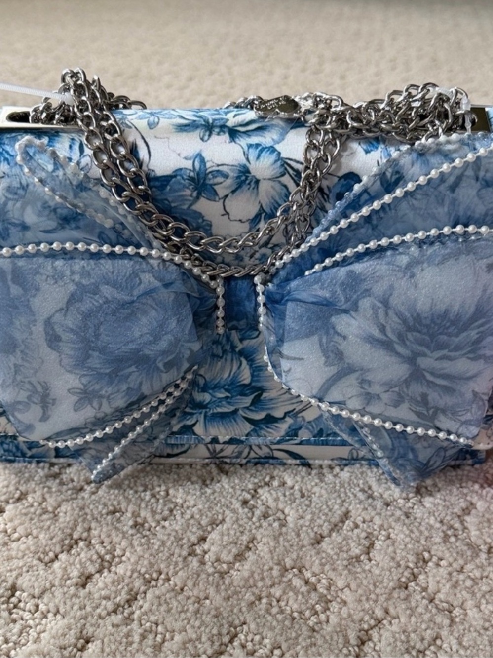 NWT Betsey Johnson Blue Floral Bow Chain Shoulder Bag with Heart Charm - Picture 2 of 6